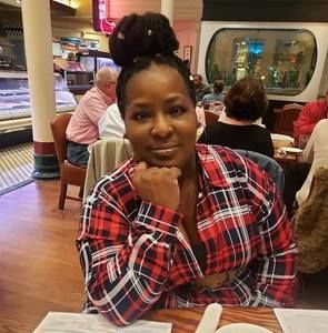 Meet your Posher, Kendra